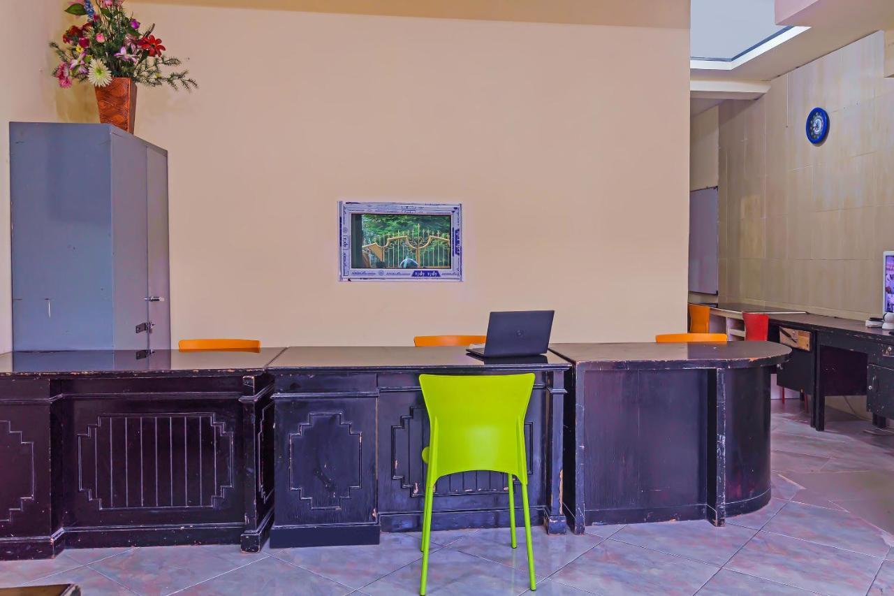 Hotel Oyo 92687 Alnindo Makaliwe Jakarta Exteriér fotografie